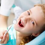 Cuándo es recomendable que las madres lleven a sus hijos por primera vez al dentista? ¿Qué se debe esperar en esa primera visita