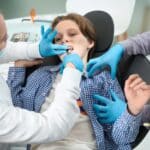 Cuánto tiempo lleva recuperarse de una extracción dental en niños